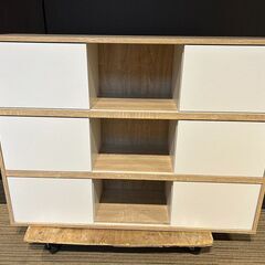 【展示品・未使用品】キャビネット 扉付きカラーボックス 収納棚 リビング収納 幅106cm 参考価格13,990円?自社配送時?代引き可?(現金、クレジット、スマホ決済対応)