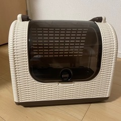 新品未使用　リッチェル キャリーケース ラタンキャリー アイボリー 猫の画像