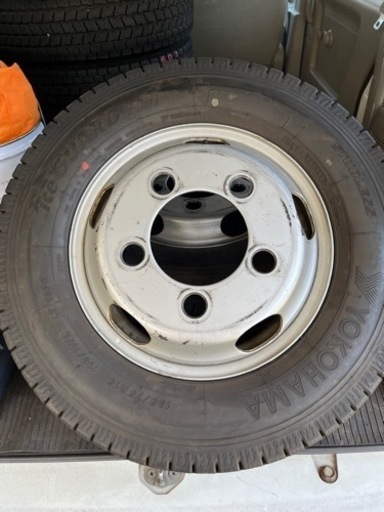 195 75R 15　ヨコハマ　トヨタダイナ用スタッドレスホイールセット　2023年製　6本　　車のパーツ タイヤ、ホイール