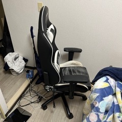 ゲーミングチェア
の画像