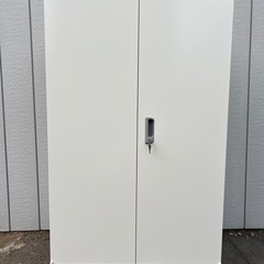 ■PLUS 両開き保管庫 スチール書庫 鍵付■プラス スチールキ...