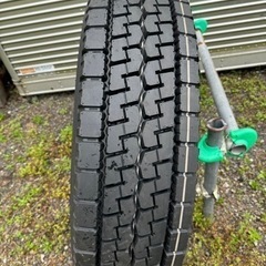 車のパーツ タイヤ、ホイールの画像