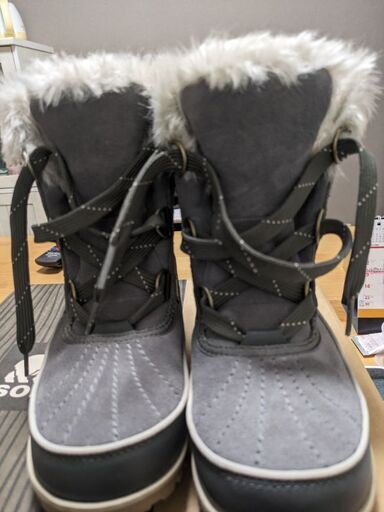 キャンプに最適！　SOREL　ボアブーツ