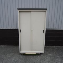 スチール製　縦型物置  サイズ（約）  90.7cm×49cm×...