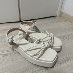 お値下げしました❣️　新品未使用品　タグ付　サンダルの画像