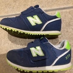 ニューバランス　14cm ベビーシューズ　紺色