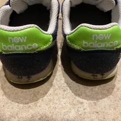 ニューバランス　14cm ベビーシューズ　紺色の画像