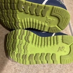 ニューバランス　14cm ベビーシューズ　紺色の画像