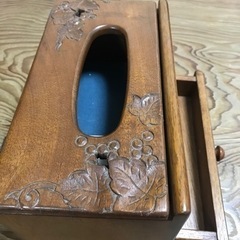 天然木　木彫りテッシュケースの画像
