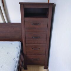 発送可能 イケア　IKEA ブルサリ　BRUSALI ダブルベッドフレーム　マットレス　４段チェスト　セットの画像