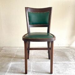 木製アンティークチェアの画像