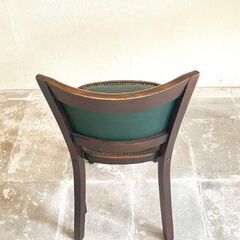 木製アンティークチェアの画像