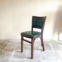 木製アンティークチェアの画像