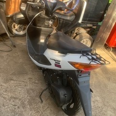 スズキV50 原付きスクーターの画像