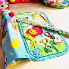 ピジョン ベビーカーとベビージムの画像