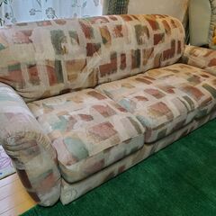 三人掛けソファーの画像
