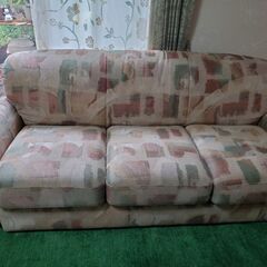 三人掛けソファーの画像