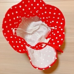 いちごちゃんベビー帽子の画像