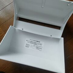 差し上げます☆TOTO壁かけ式ペーパータオルホルダーの画像