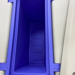 中古　クーラーボックス付きアウトドアテーブルチェアーセットの画像