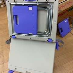 中古　クーラーボックス付きアウトドアテーブルチェアーセットの画像