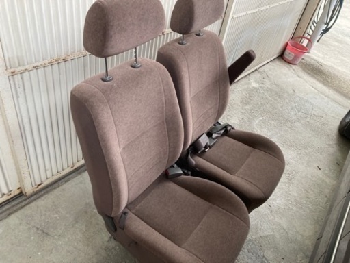 ハイエース　100系　グランドキャビン　3列目　4列目