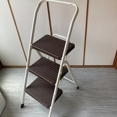 脚立　踏み台　アイリスオーヤマ折りたたみステップ