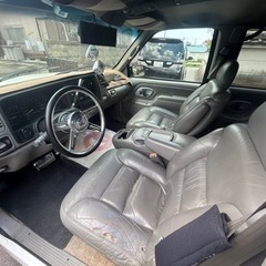 ローン可能❗️希少　4枚ドア　シボレー　タホ　1ナンバー　全塗装済　5.7 V8 VOTECの画像