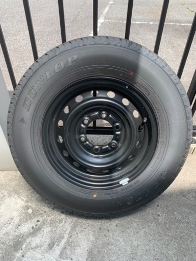 車のパーツ タイヤ、ホイール