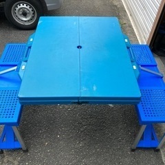 キャンプ　ピクニックテーブル