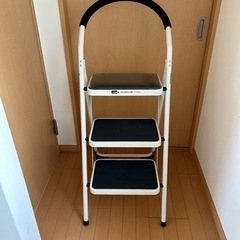 可愛い脚立　棚として使ってもok