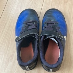 サッカー　トレシュー　　NIKE　18センチの画像