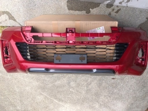 ハイラックス　フロントバンパー