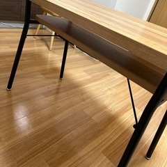 ダイニングテーブルの画像