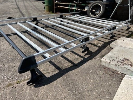 THULE ルーフラック　キャリア