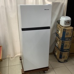 【美品】【値下げ】Hisense 2023年式 HR-B12HW Hisense ハイセンス 冷蔵庫 HR-B12HW 2023年製 124L