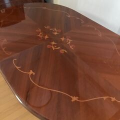 24K304 Eジ 札幌市内配達無料!! 委託販売品 セーヌインテリア ダイニングテーブル 楕円型テーブル ガラスの天板付き 中古 美品