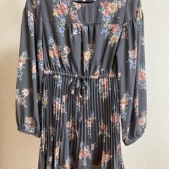 【値下げしました】【美品】＊dazzlin＊Sサイズ＊長袖プリー...