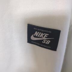 SBNIKE パーカーの画像