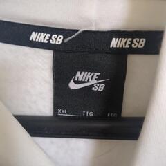 SBNIKE パーカーの画像