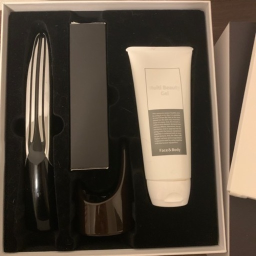 \n小顔美顔器