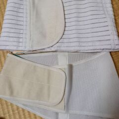 腰用、コルセット２セット。中古。