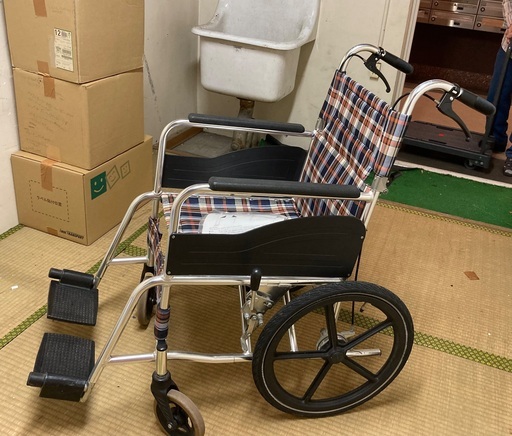 マツナガの車椅子(折り畳み可)