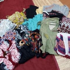 アジアン系レディース服 まとめ売り(16枚)の画像