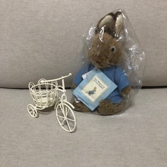【新品】ピーターラビット　ぬいぐるみ　おまけ付き