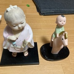 陶器の人形２体 おもちゃ フィギュアの画像