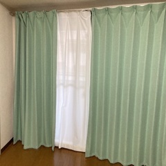 カーテンの画像