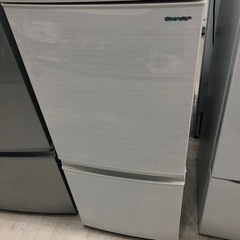 安心の6ヶ月間保証付き！SHARP2ドア冷蔵庫2020年製137L【トレファク堺福田店】