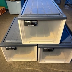 【取引完了】衣装ケース3個セット　押入れサイズ　物置で使用、砂埃つき