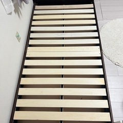 ベッドフレームの画像